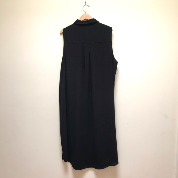 Eloquii | Sleeveless Button Front Long Tunic Shirt - Picture 3 of 8